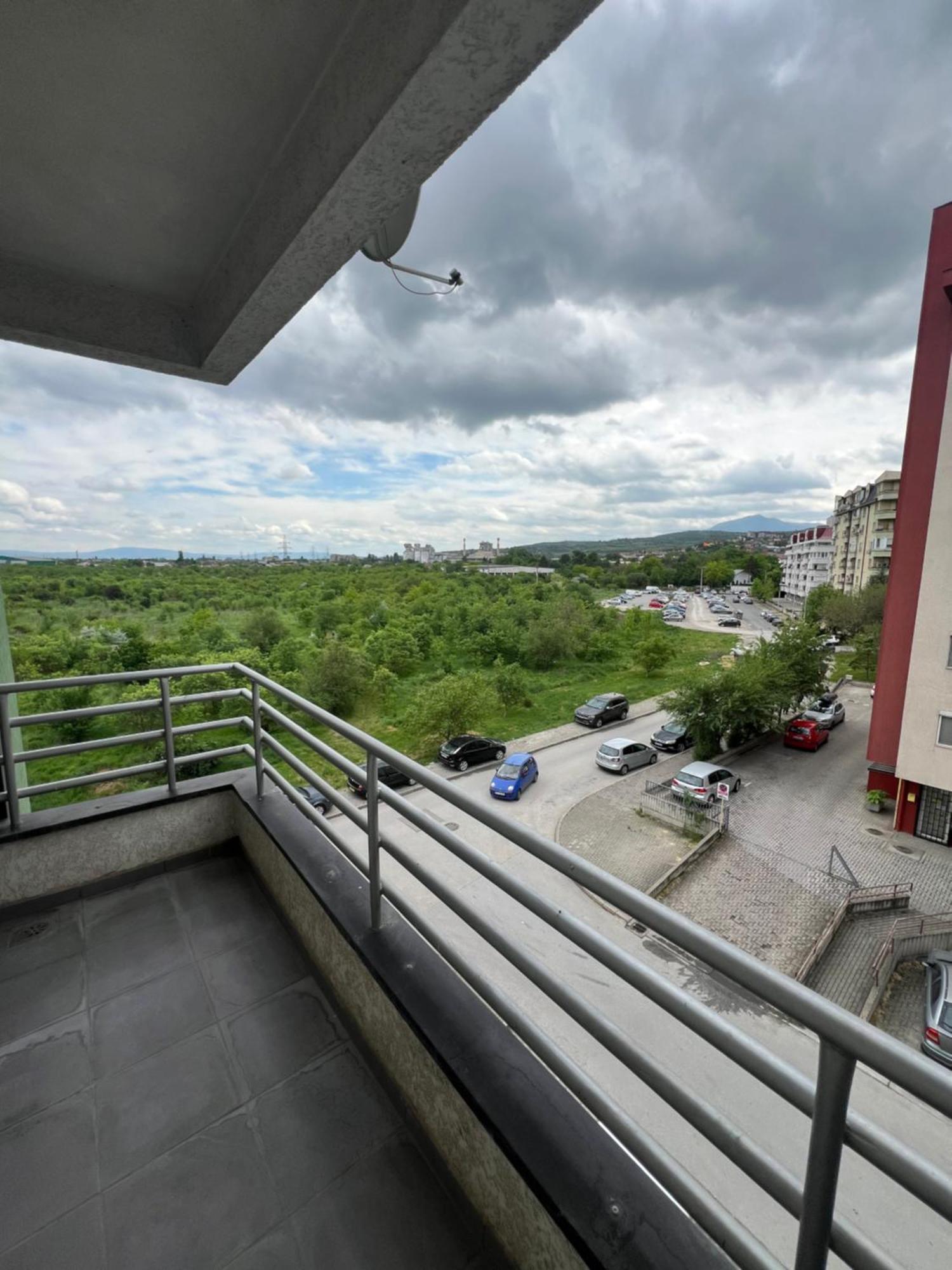 Karas Apartments Skopje Exteriör bild