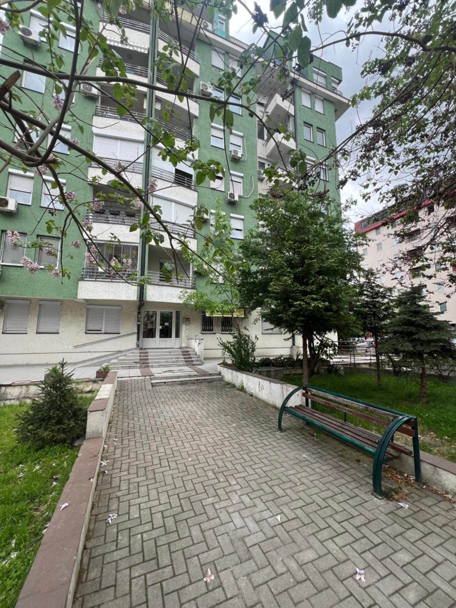 Karas Apartments Skopje Exteriör bild